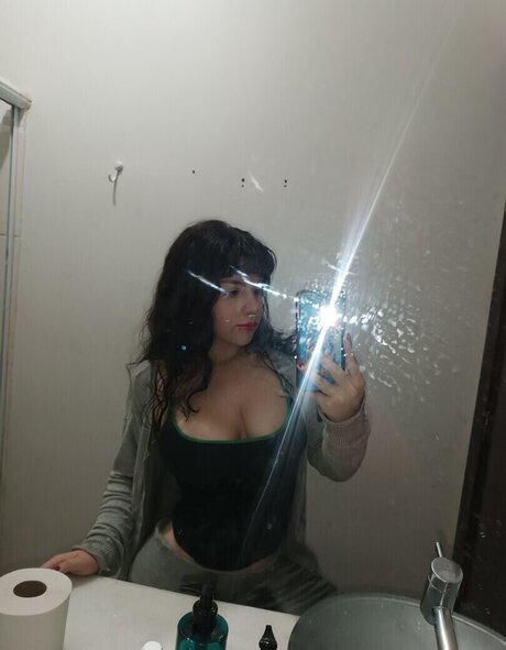 Jullyahr sexy actress picture