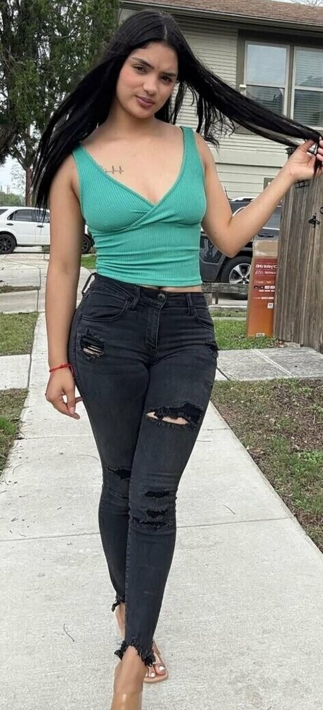 Misaela Castejon star pretty pictures