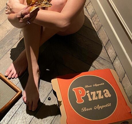 Delaney Rowe erotic actress img