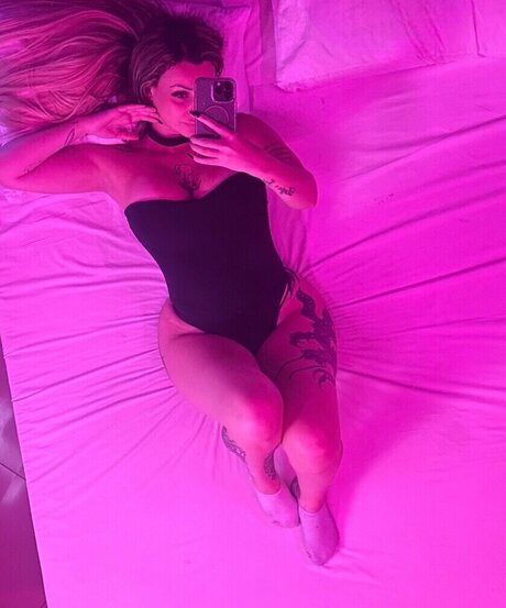 Daiane Shneyder star pretty pics