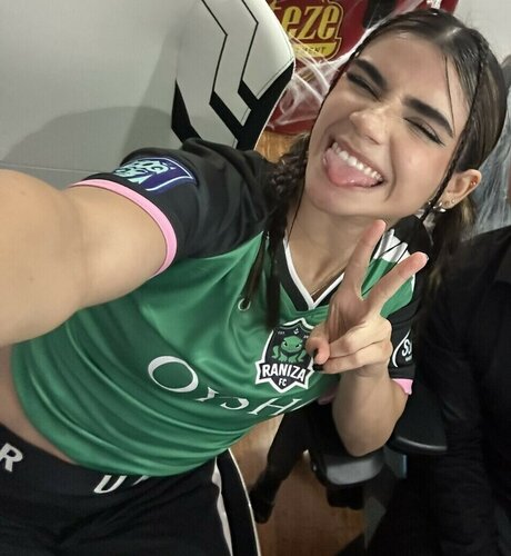 Alanalarana naked model images