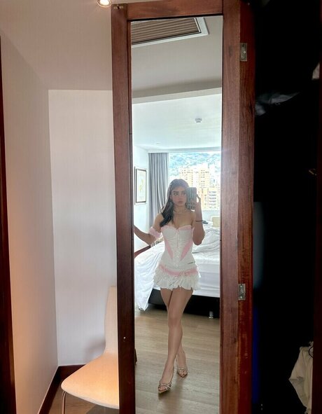 Alanalarana high quality actress pics