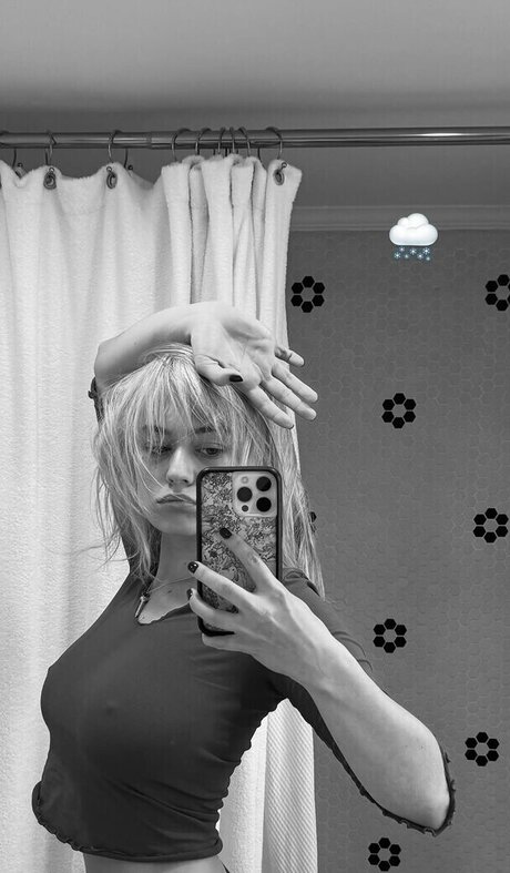 Ella Ballentine model nudes pics