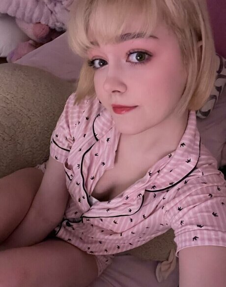 yoyo niii naked model image