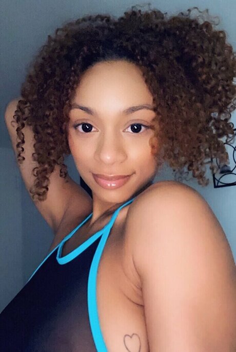 Tpnaomi pretty model pictures