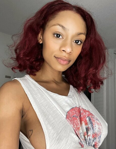 Tpnaomi sexy model galleries