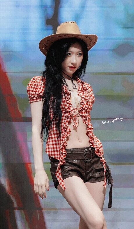 Chaeryeong sexy actress photo