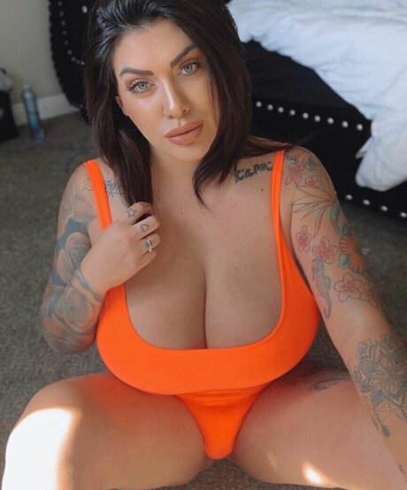 Ana Lorde star pretty pic