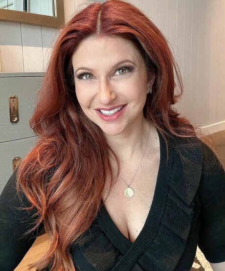 Rachel Nichols model adult photo