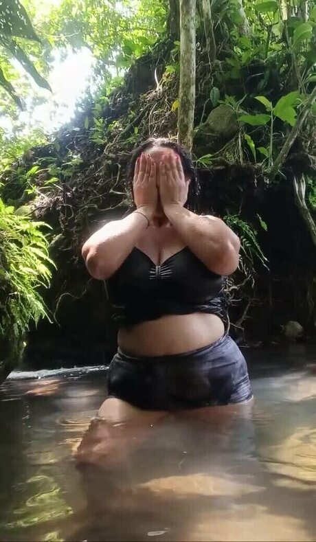 DairalinaVega actress pics