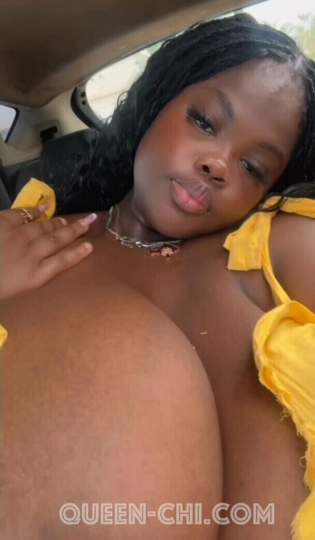 Queen Chi pornstar naked image