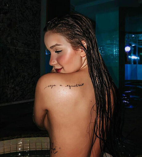 Anna Livya erotic star img