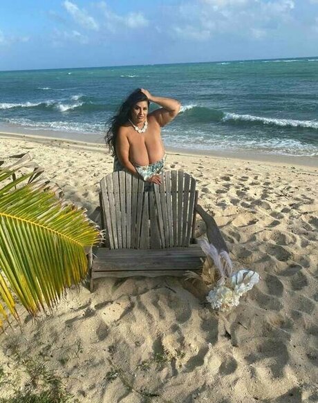 Sofia Rose sexy star images