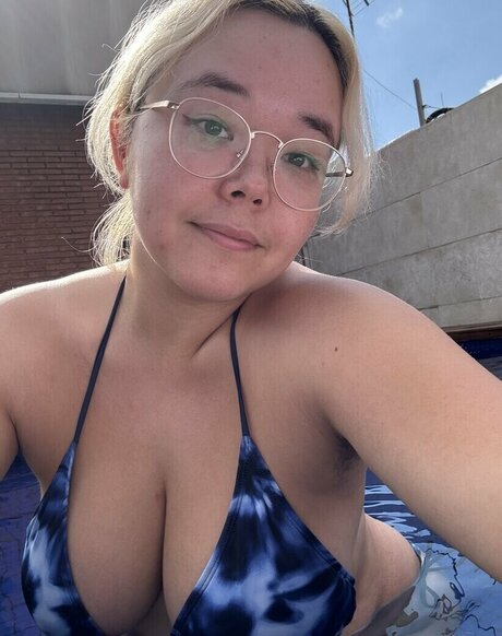 bingsuccino nude model pic