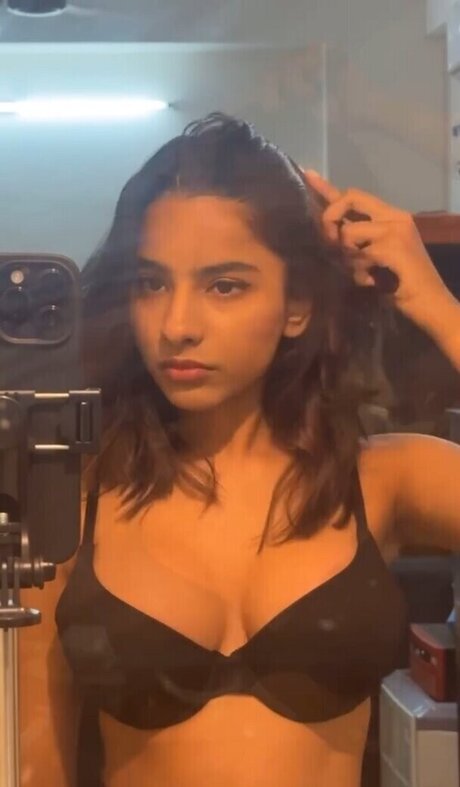 Aurora Sinclair sexy star pictures