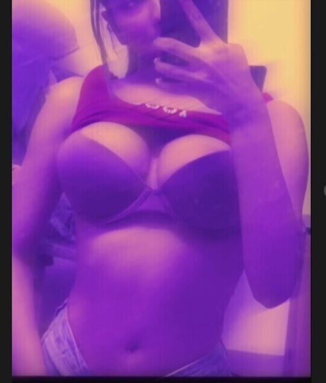 Aurora Sinclair model high quality image