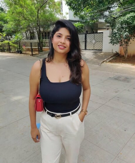 Tulika Snehil sex pornstar img