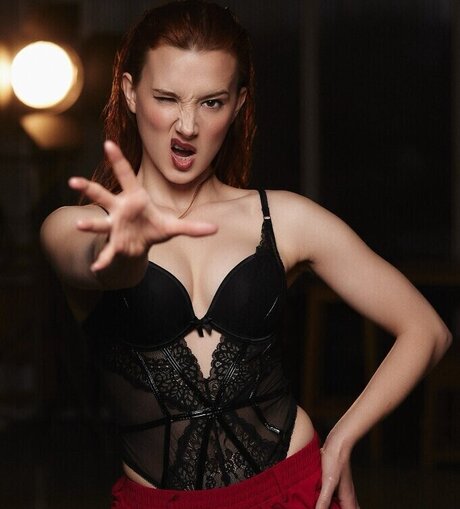 Aria Bedmar hot model photo