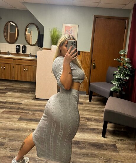 Ivy Malibu sexy model photos