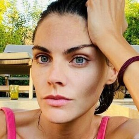 Amaia Salamanca Ur zar beautiful actress image