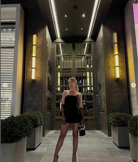 Yaren Alaca naked model pic