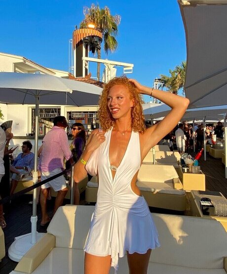 teen anal dildo onlyfans nude pic