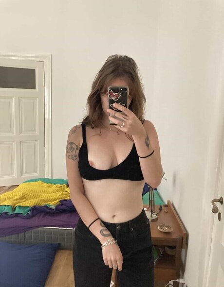 Linda Blair sex star archive