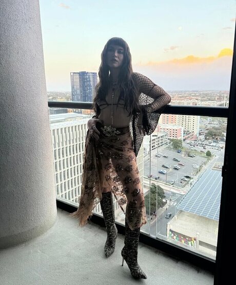 Sofia Reyes model top galleries