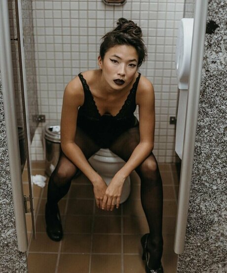 Jani Zhao sexy model pics