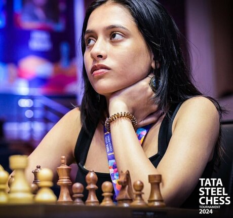 Divya Deshmukh erotic actress photos