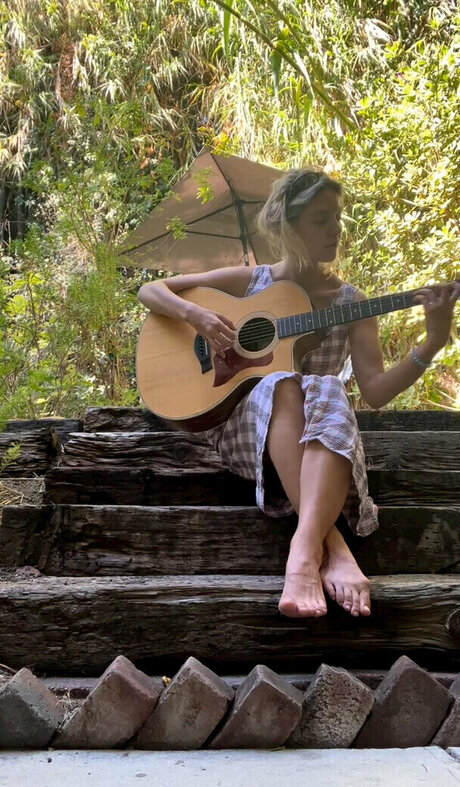 Dora Jar best star photos