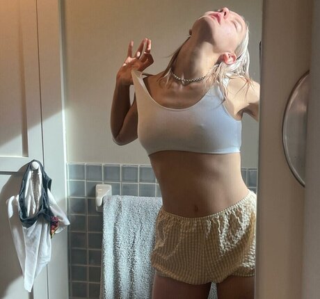 Dora Jar pornstar nice images