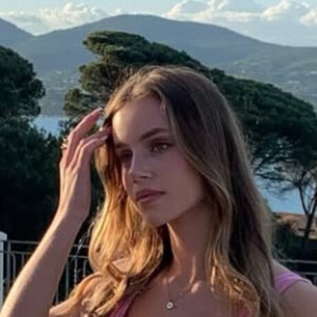 Hiley Gr1ce nice actress pic