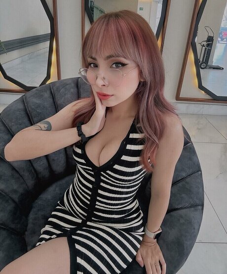 Nanatyx model picture