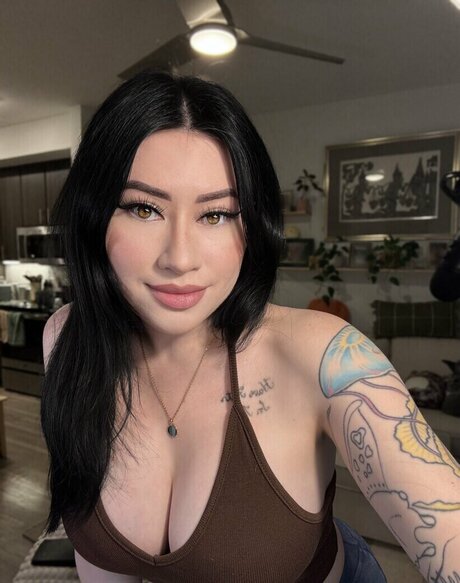 SamanthaKronos model pretty img