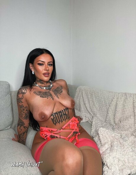 Niamh Velvet pornstar sexy picture