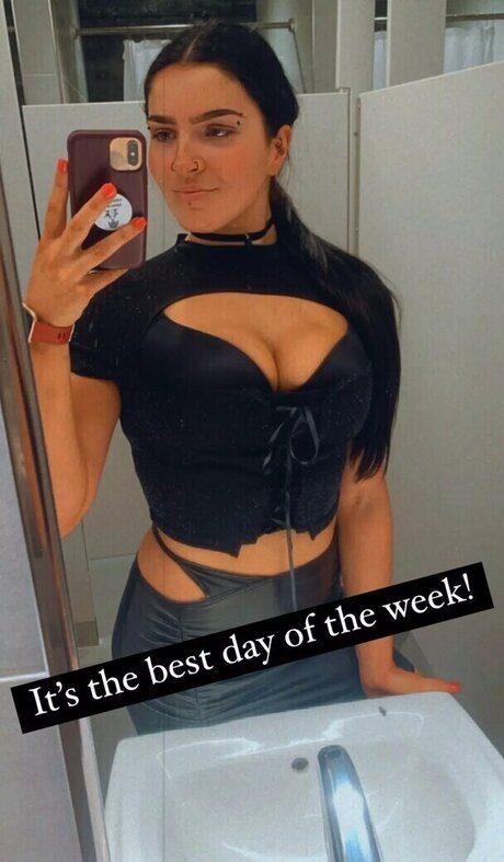 Persia Pirotta beautiful actress images