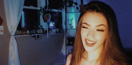 nic2hardo exclusive model photo