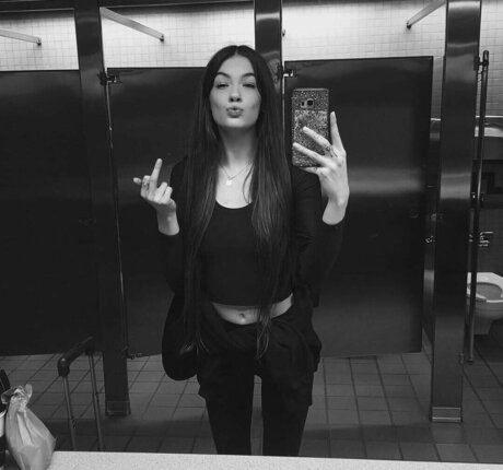 nic2hardo pornstar sexy pics