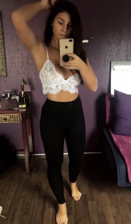 Jasmin Voigt model free image