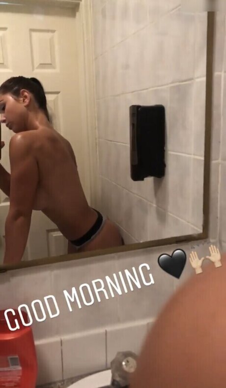 Jasmin Voigt star art img