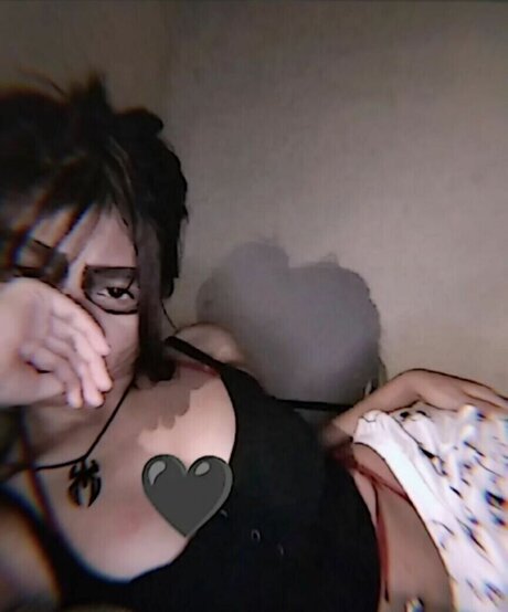 Riska Saputri hd star picture