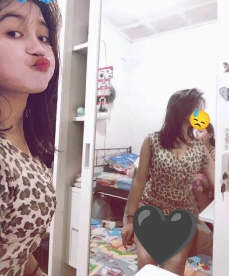 Riska Saputri hd model pictures