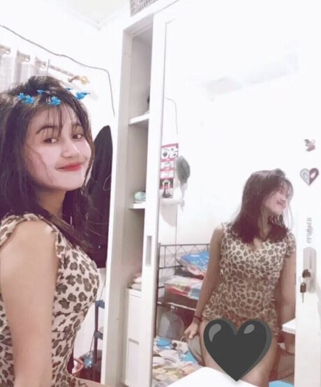 Riska Saputri hd star archive