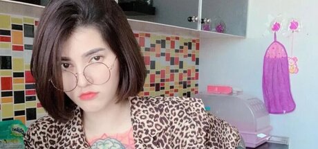 emhuayza model porn img