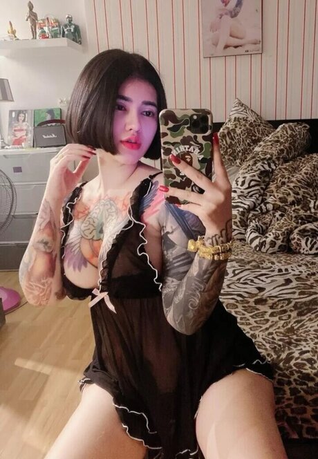 emhuayza hot pornstar photos