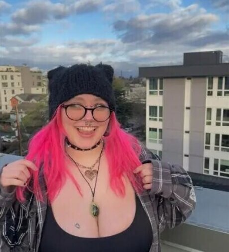 Rottenromant1c erotic pornstar photo