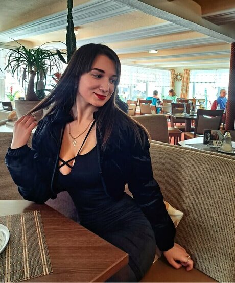 Maria Korol pretty pornstar images