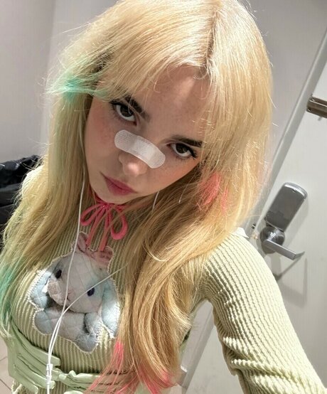 Sophie Powers porn actress image