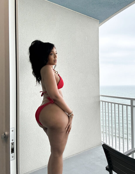 Imsodliteful model exclusive picture